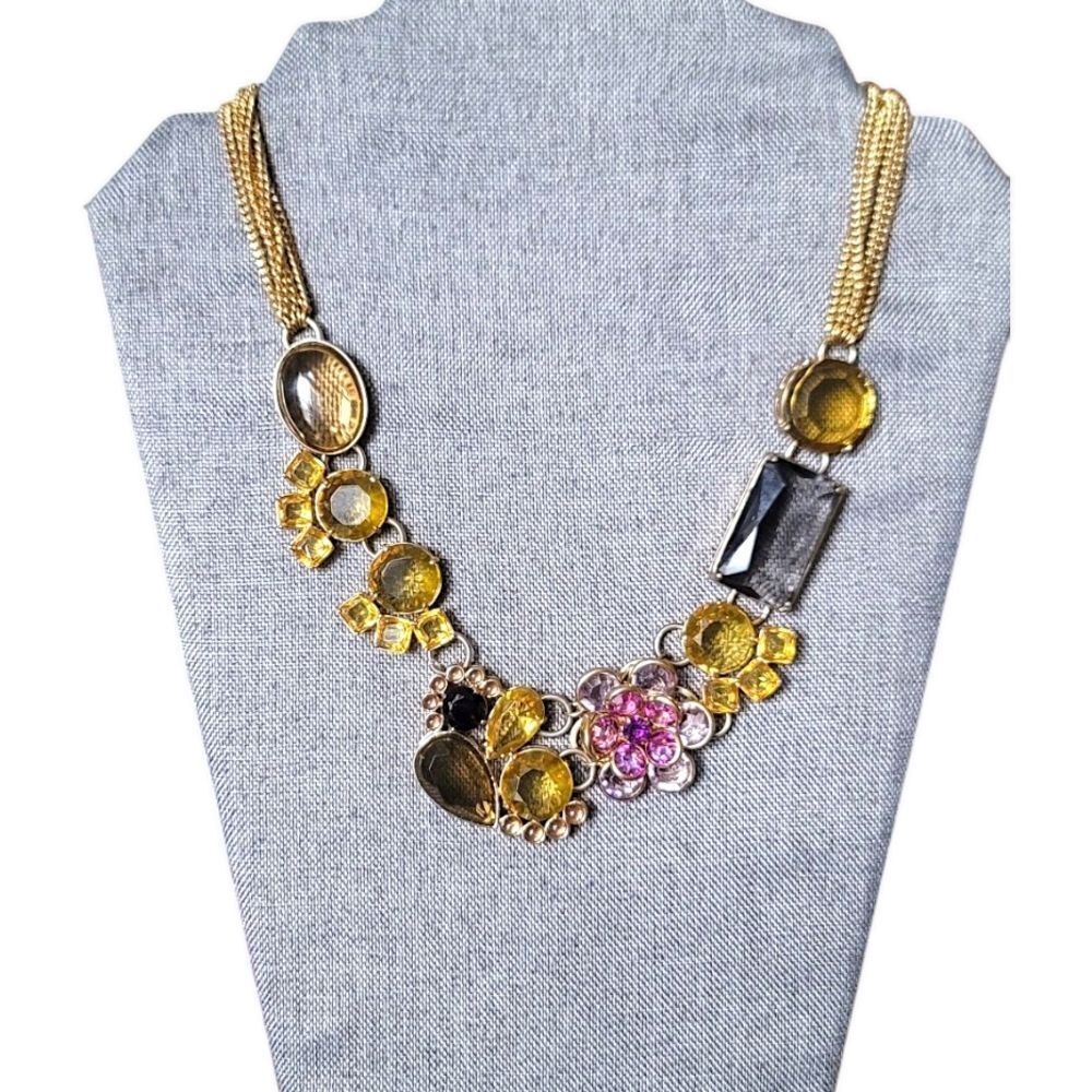 Elegant Gold and Pink Statement Necklace